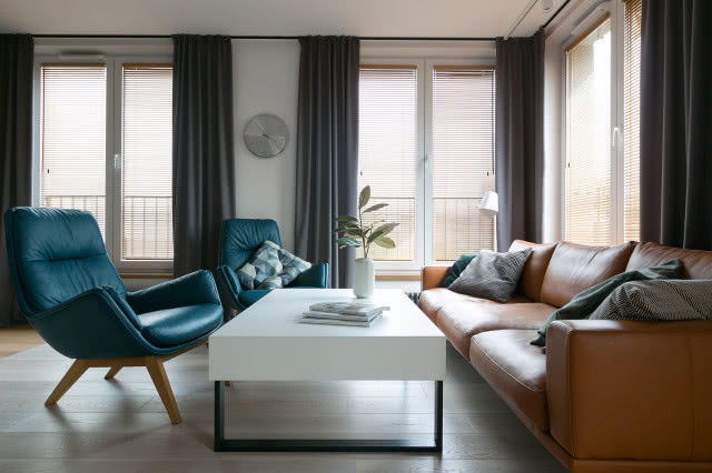 Zdjęcie salonu z nowoczesnymi meblami