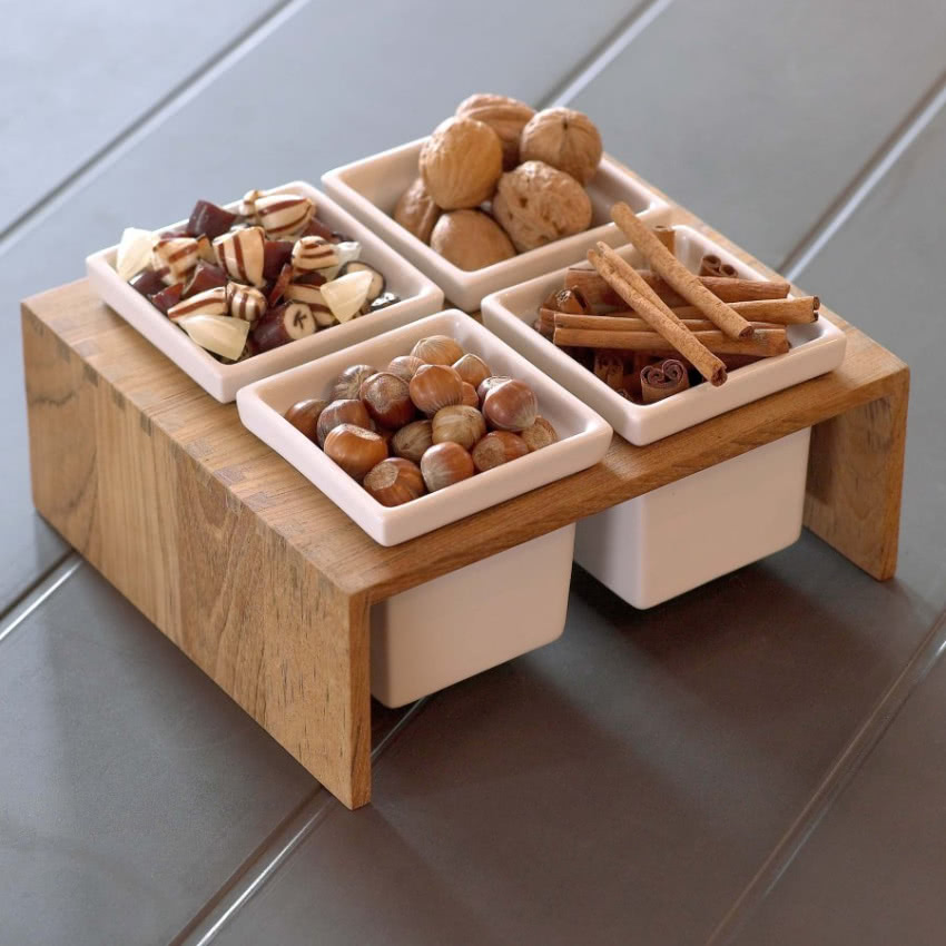 Komplet czterech pojemników na przekąski, w...