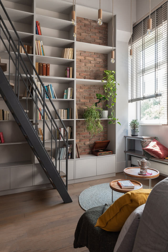 Schody na antresolę w lofcie