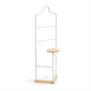 Biały wieszak na ubrania ze stołkiem