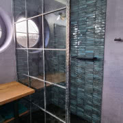 Ścianka prysznicowa na wymiar - Strongroom...