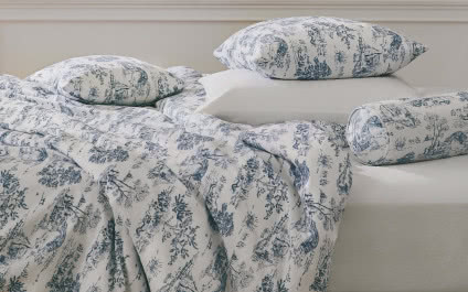 Toile de Jouy - tapety i tkaniny w pasterki