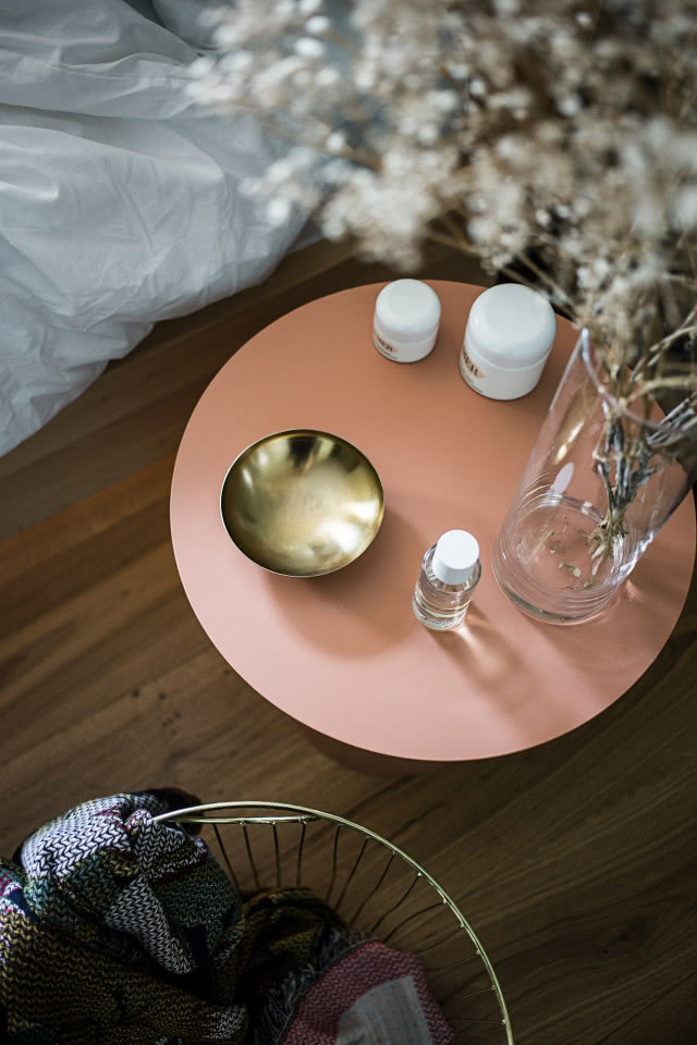 Miedziane dodatki do salonu