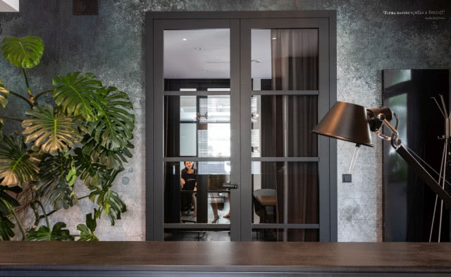 Dwuskrzydłowe szklane drzwi