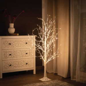 Poczuj magię Świąt! Oto 4 trendy 2025, dzięki którym Twój dom rozbłyśnie radosnym, świątecznym szczęściem