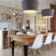 Otwarta strefa dzienna jest równo podzielona na...