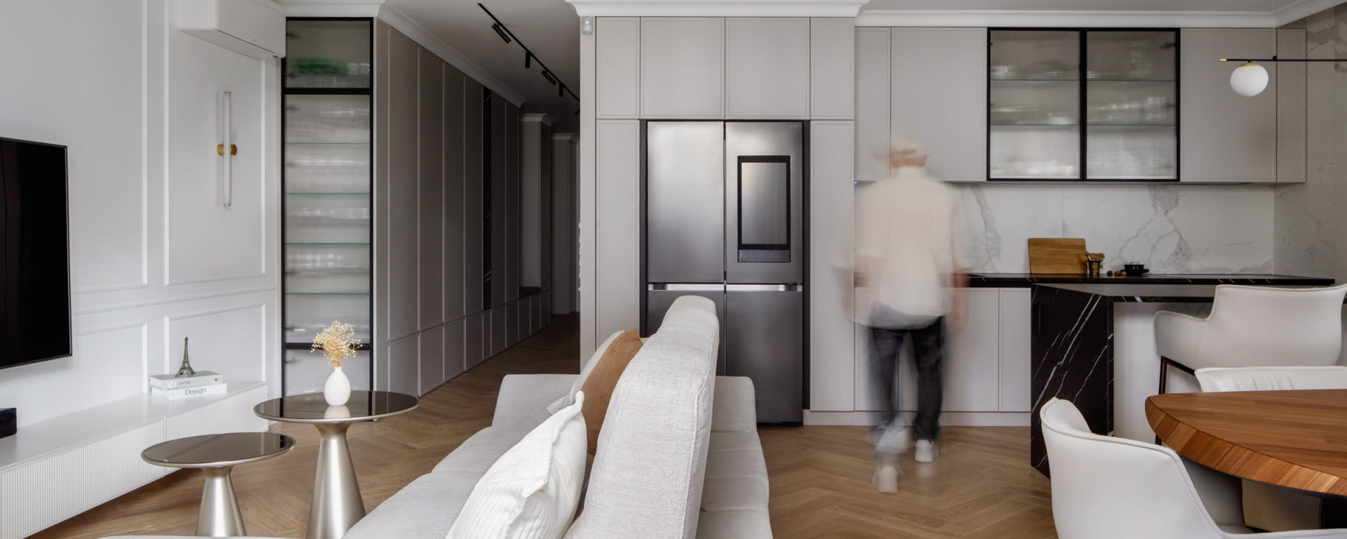 Pełen spokoju i ciepła apartament z elementami stylu modern classic