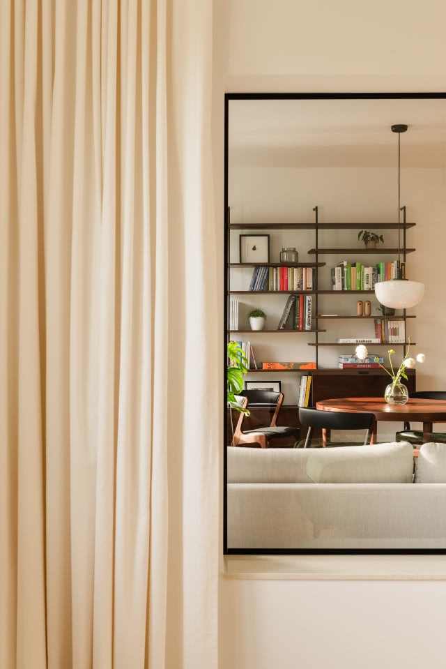 Jasne mieszkanie w odcieniach beżu i brązu