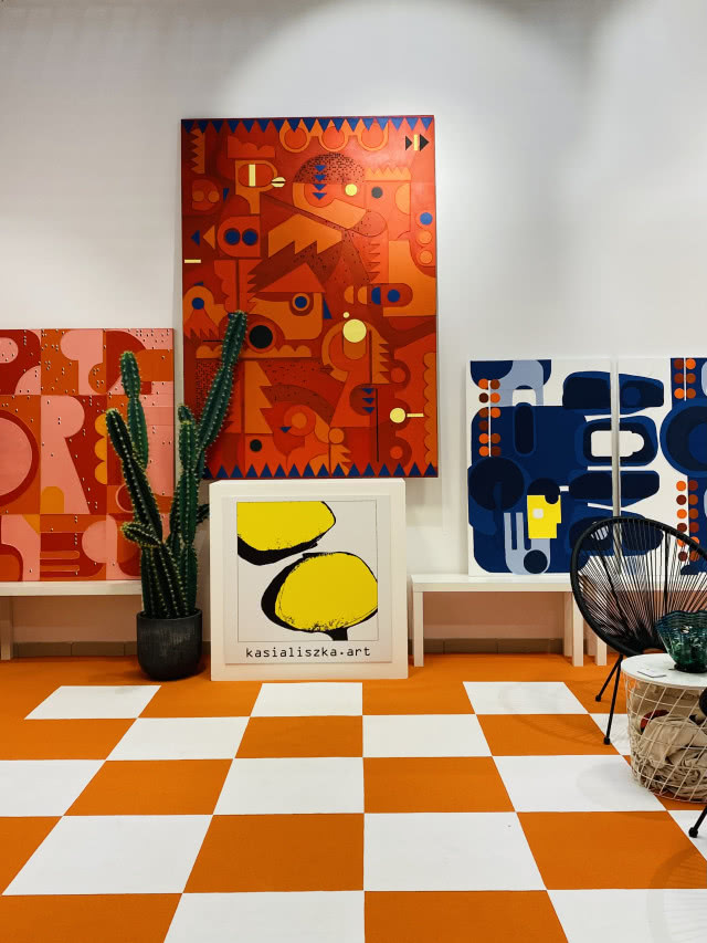 Wystawa obrazów Kasi Liszki podczas tegorocznych targów Warsaw Home.