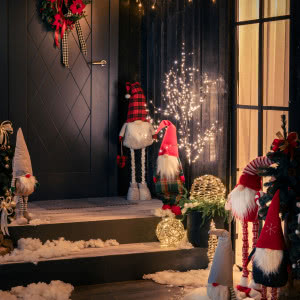 Poczuj magię Świąt! Oto 4 trendy 2025, dzięki którym Twój dom rozbłyśnie radosnym, świątecznym szczęściem