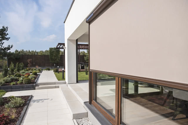 markizy okienne zewnętrzne chroniące przed słońcem