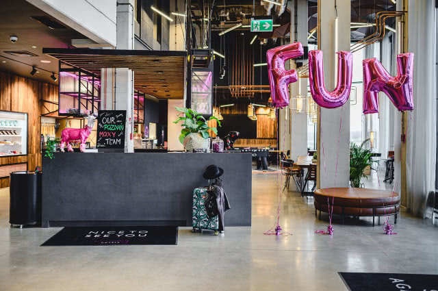 Moxy Poznań Airport, gdzie styl łączy się z wygodą!