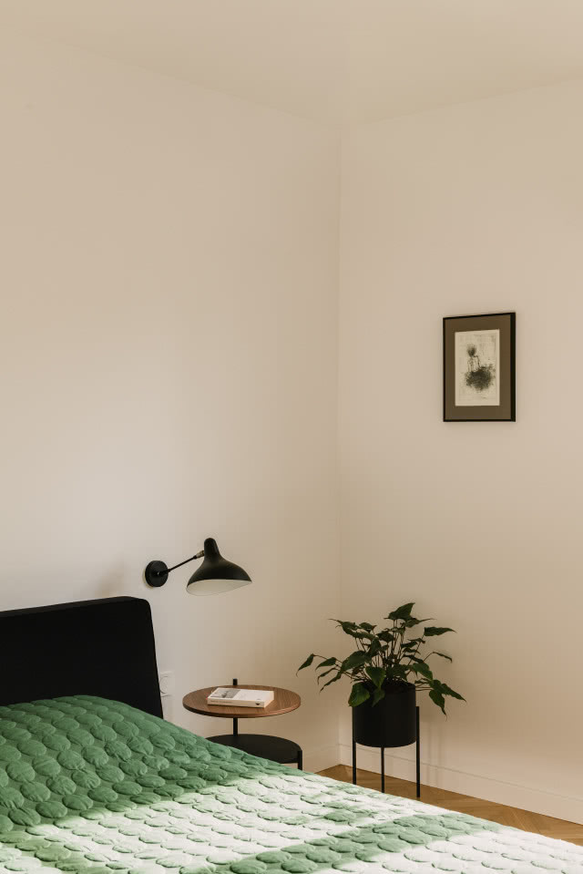 Jasne mieszkanie w odcieniach beżu i brązu