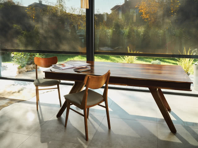 prześwitujące osłony okienne