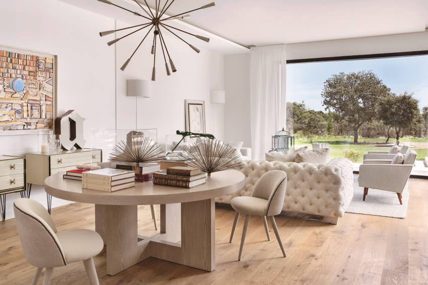 Centralnym punktem pomieszczenia jest...