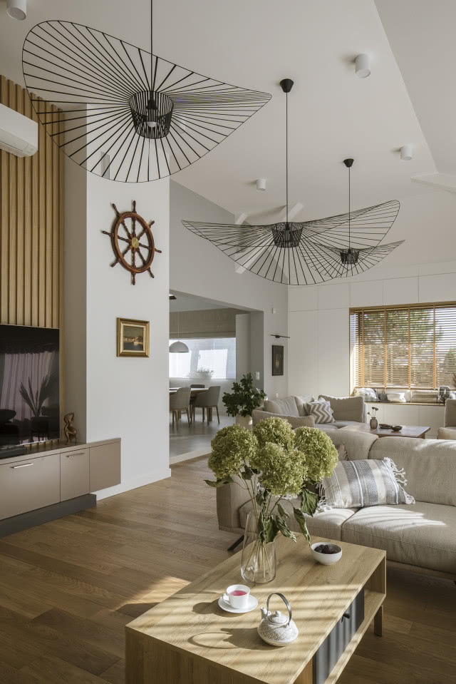 Salon w bieli i beżu