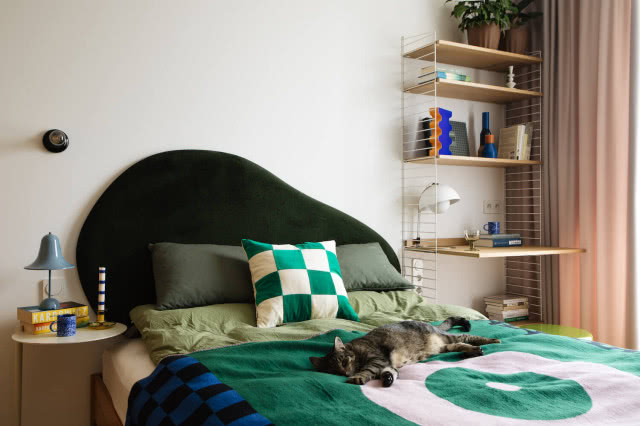 Zielony zagłówek łóżka