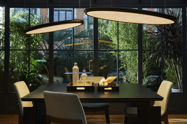 wisząca lampa rattanowa plecionka projekt Massimiliano Raggi