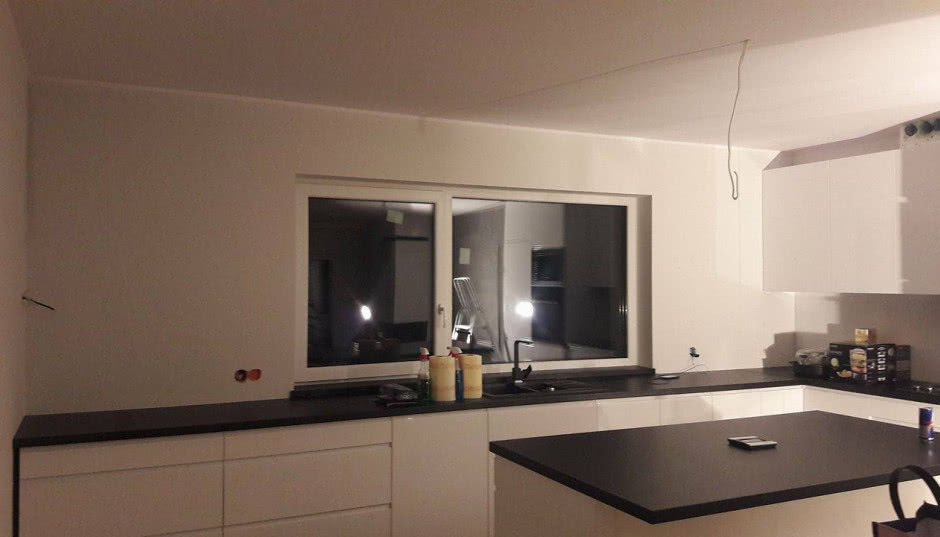 Ściana w kuchni - jak udekorować?