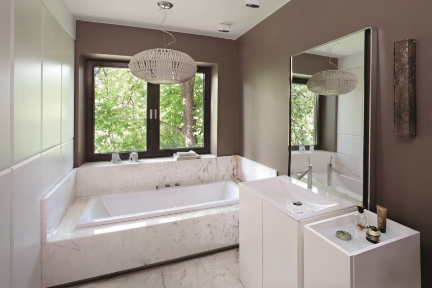 W tej lususowej łazience
na pierwszy plan...