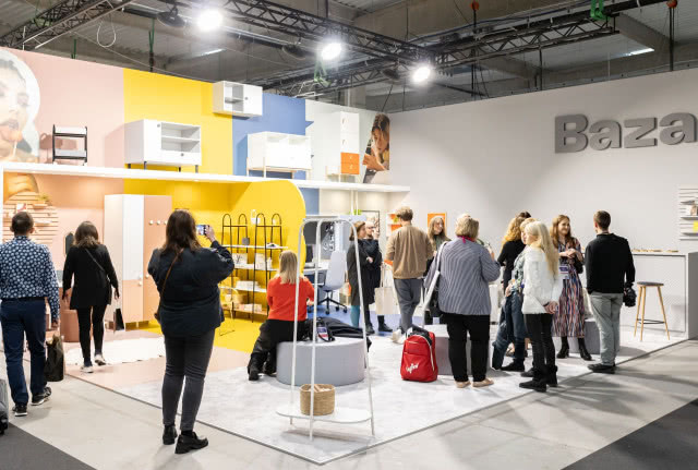 Spotkanie przy stoisku BAZA.
