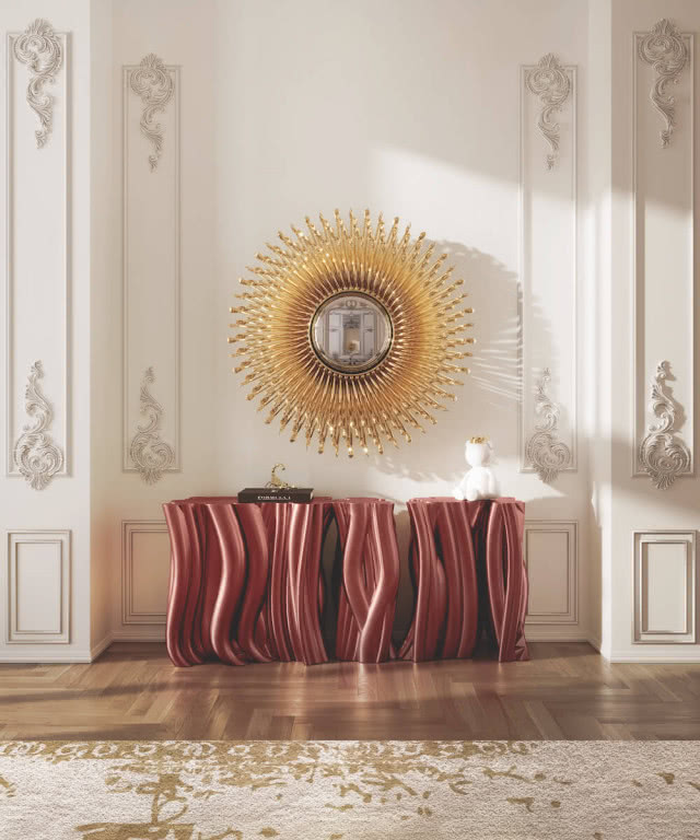 lustro w złotej ramie