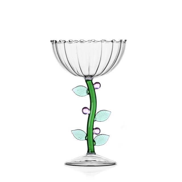 kieliszek na nóżce w kształcie łodygi