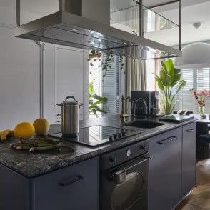 fot. Michał Mutor, stylizacja Basia-Deren-Marzec, projekt Anna-Koszela