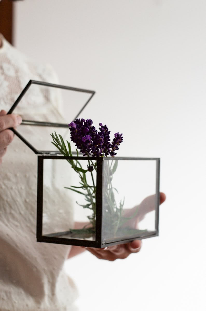 Szklane ozdoby Agnetha Home mają pewną cechę...