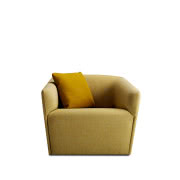 fot. 7. MONA, Brokis - wisząca lampa z kloszem z...