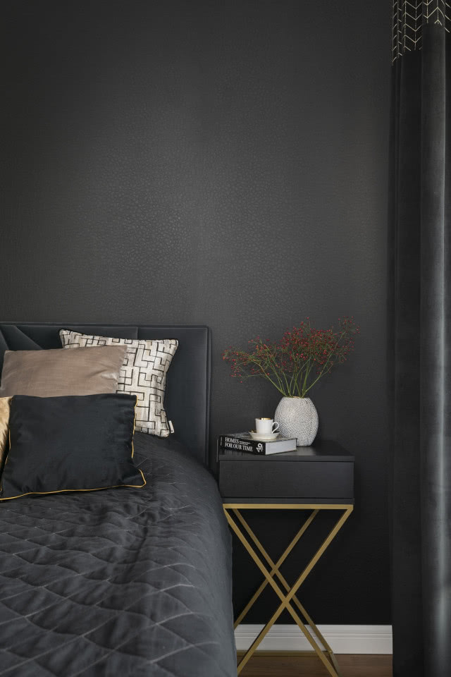 Sypialnia w czerni i szarościach