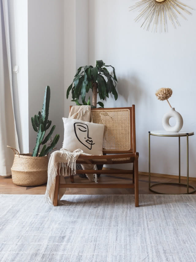 Mały stolik pomocniczy