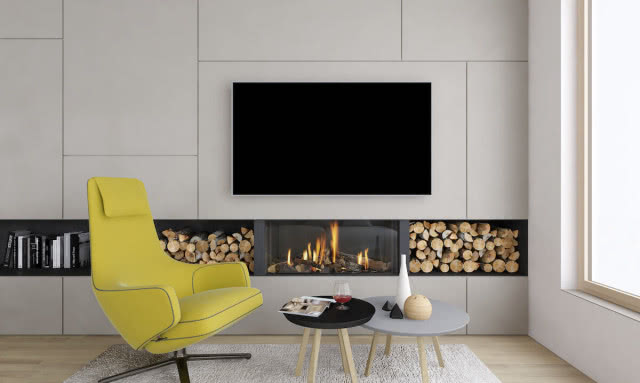 telewizor i kominek na ścianie