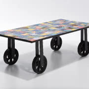 Składany stolik Flip, projekt Antonio Citterio i...