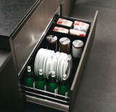 System przechowywania stosowany w wielu modelach szuflad i szafek