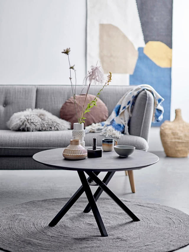 Okrągły stolik kawowy w czarnym kolorze