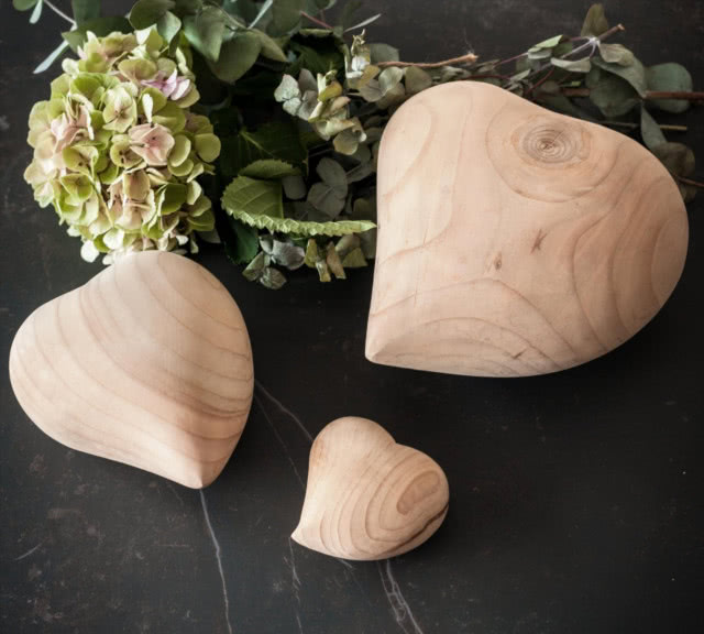 stylizacja, serca z drewna