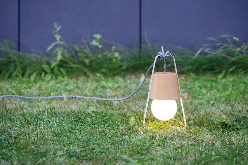 Lampa Latarnia może być używana również w wersji...