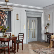 Apartament art déco w starej kamienicy. Został wyróżniony na A’Design Award!