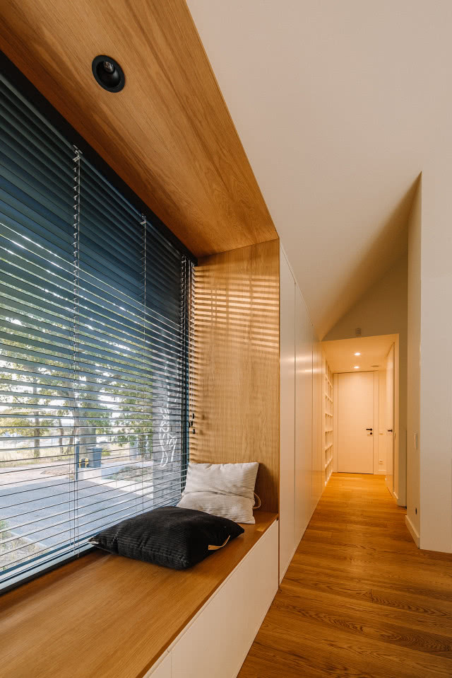 charakterystyczne przejście z salonu