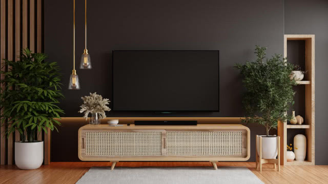 czarna ściana w telewizorem