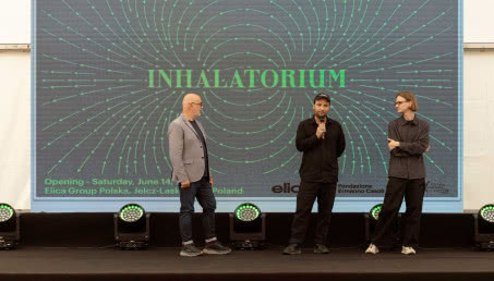 Site-specific pełen oddechu - Cezary Poniatowski i jego „Inhalatorium”