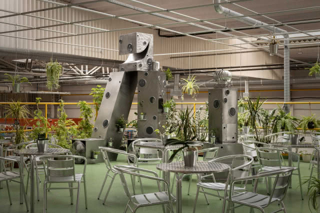 Site-specific pełen oddechu - Cezary Poniatowski i jego „Inhalatorium”