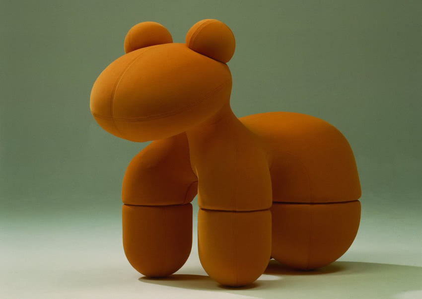 Zabawny fotel Pony z pianki obleczonej w tkaninę