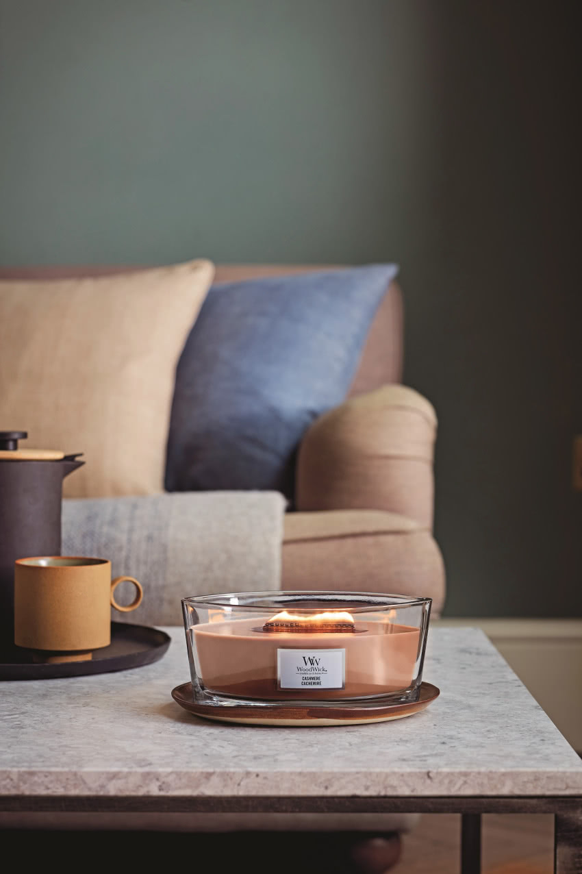 Nowy zapach CASHMERE od WoodWick to zniewalająca...
