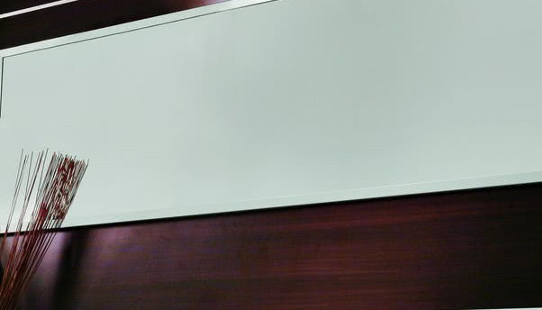 Oświetlenie robocze przy lustrze w łazience