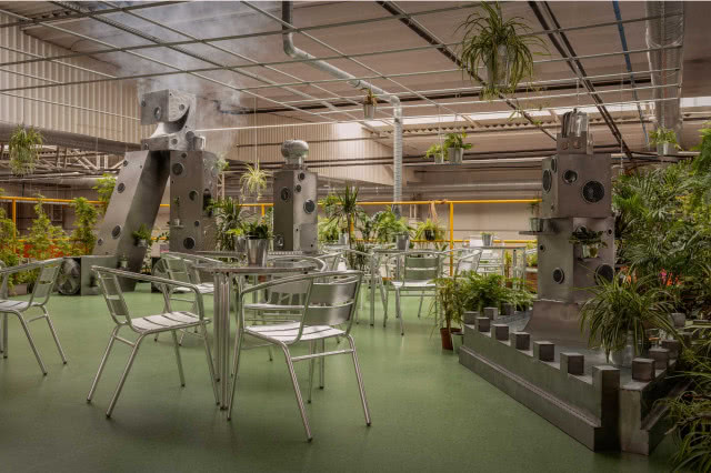 Site-specific pełen oddechu - Cezary Poniatowski i jego „Inhalatorium”