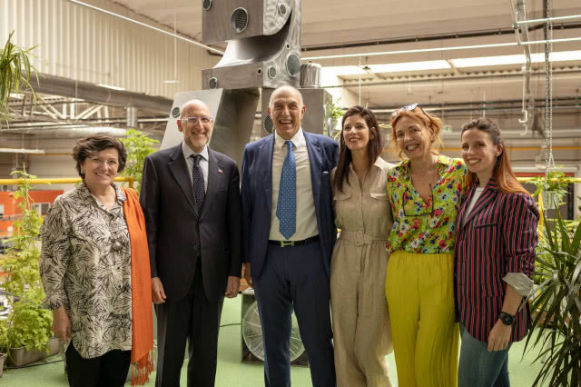 Site-specific pełen oddechu - Cezary Poniatowski i jego „Inhalatorium”