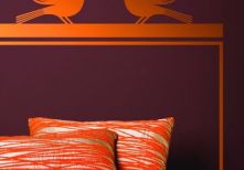 Pomarańcz i czekoladowy brąz w sypialni 