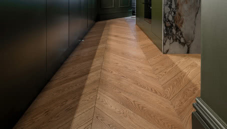 Jakie techniczne warunki musi spełniać podłoga w kuchni?